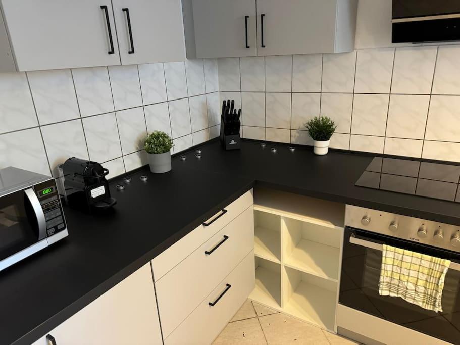 Townhouse Fuer 10 Personen Mit Garten Esslingen am Neckar Exterior foto
